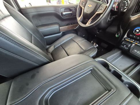 Used 2020 Chevrolet Silverado 1500 High Country w/ Technology Package AWD/4WD image 8