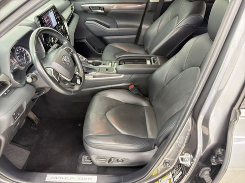 Used 2022 Toyota Highlander Limited image 5