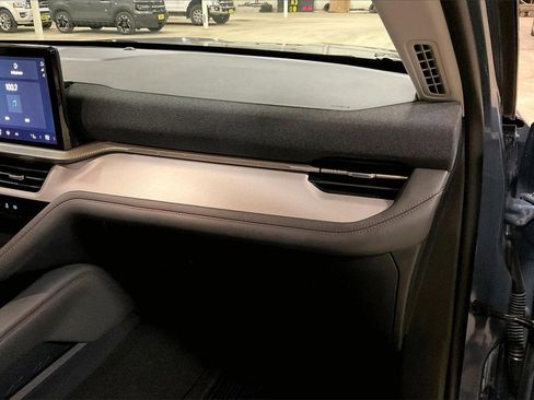 Certified 2025 Ford Explorer Active w/ Active Comfort Package image 15