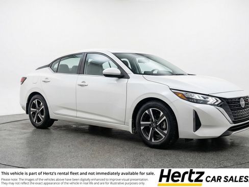 Used 2025 Nissan Sentra SV image 1