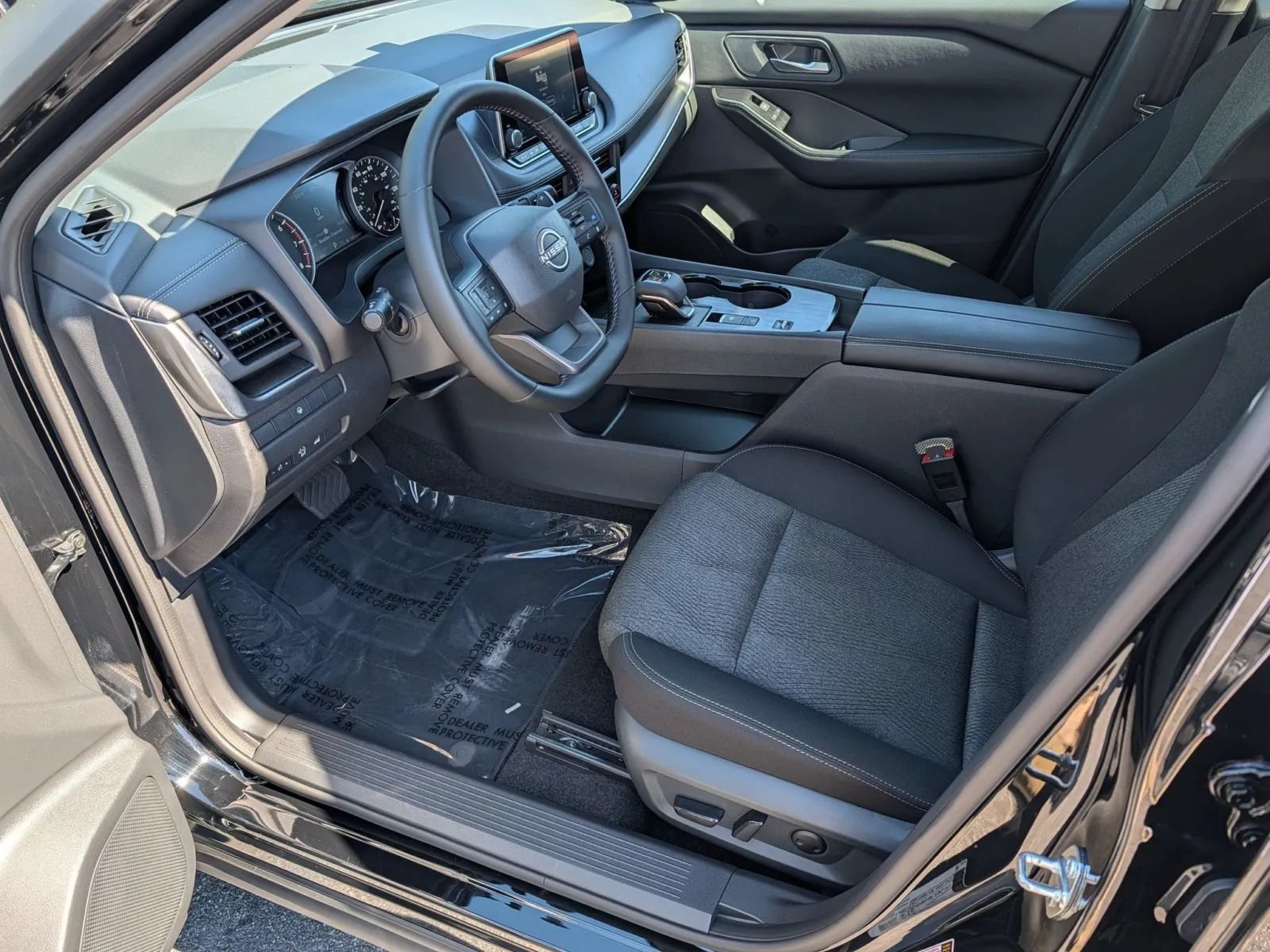 Used 2025 Nissan Rogue SV FWD image 9