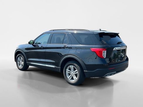Used 2023 Ford Explorer XLT w/ Equipment Group 202A AWD/4WD image 3