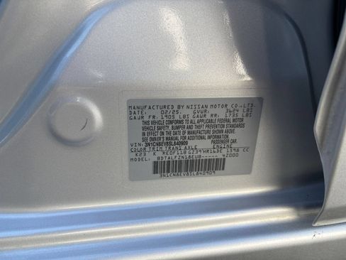 Used 2025 Nissan Versa SV FWD image 27