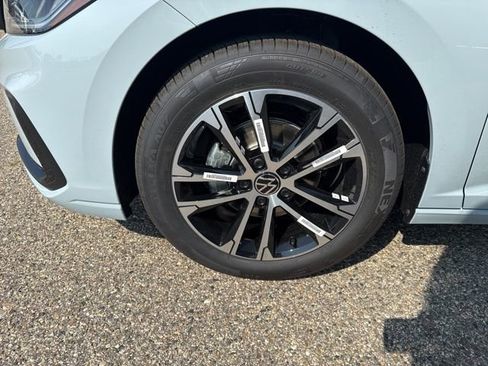 Used 2025 Volkswagen Jetta Sport image 18
