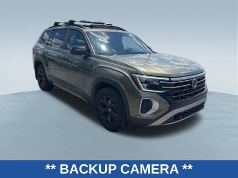 Used 2024 Volkswagen Atlas Peak Edition SE AWD/4WD image 3