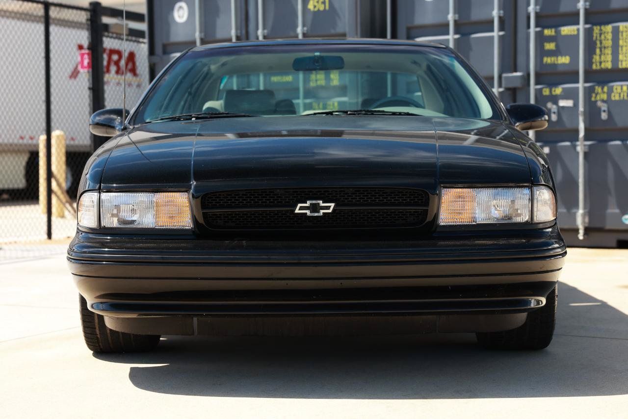 Used 1996 Chevrolet Caprice SS RWD image 17