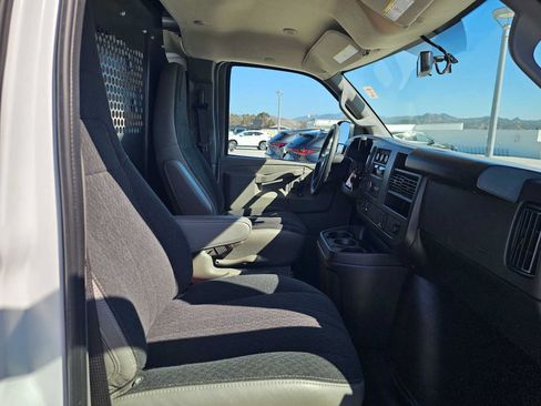 Used 2025 Chevrolet Express 2500 w/ Driver Convenience Package RWD image 10