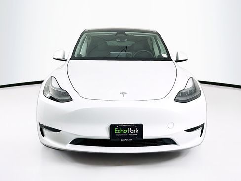 Used 2023 Tesla Model Y 2WD image 2
