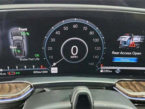 Used 2021 Cadillac Escalade Premium Luxury Platinum w/ Heavy-Duty Trailer Package image 15