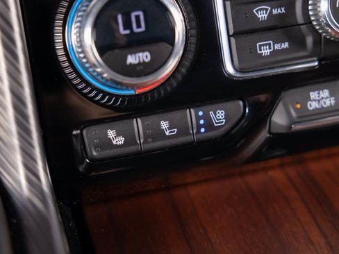 Used 2023 GMC Yukon Denali Ultimate AWD/4WD image 16