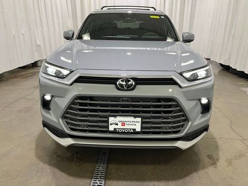 New 2026 Toyota Grand Highlander AWD Hybrid image 9