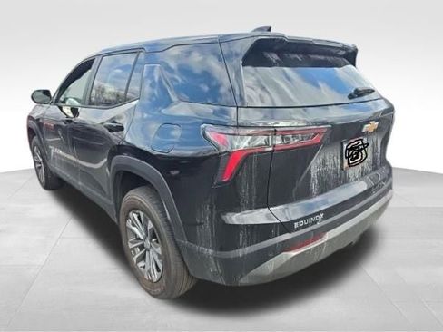 Used 2026 Chevrolet Equinox LT w/ Convenience Package II FWD image 2