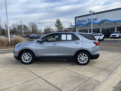 Used 2023 Chevrolet Equinox LT image 6
