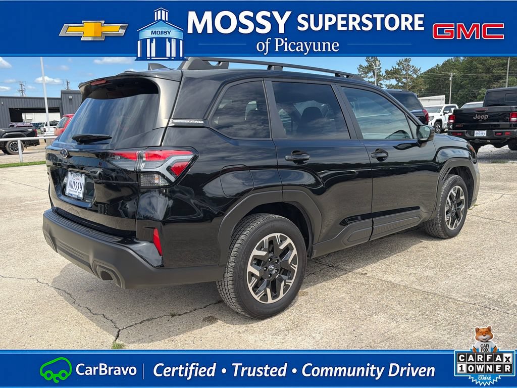 Used 2025 Subaru Forester Premium AWD/4WD image 6