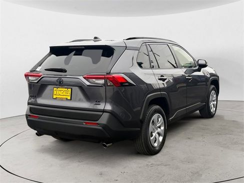 Used 2019 Toyota RAV4 LE image 7