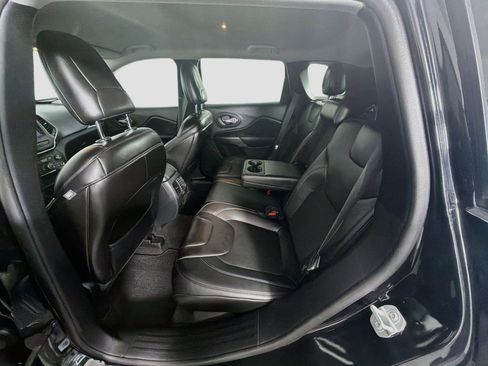 Used 2019 Jeep Cherokee Latitude Plus FWD image 29
