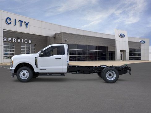 New 2025 Ford F350 XL w/ XL Chrome Package image 5