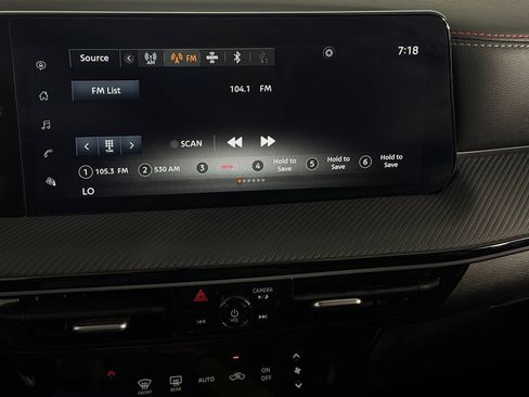 Used 2025 Nissan Kicks SR FWD image 18