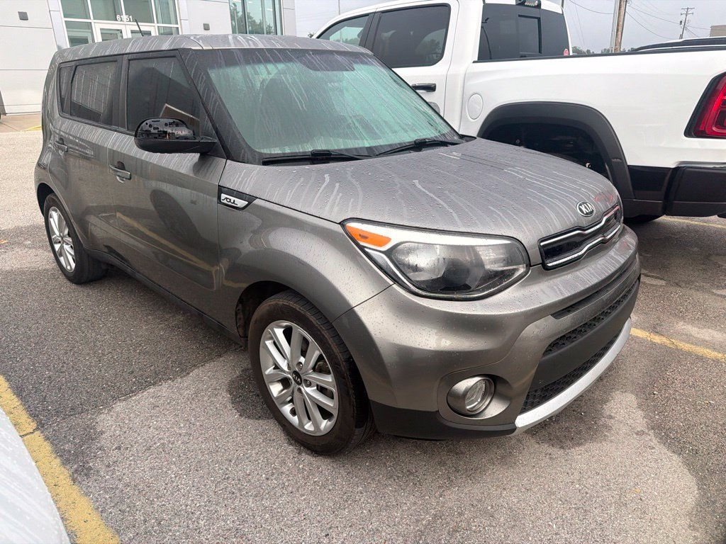 Used 2017 Kia Soul + FWD image 4