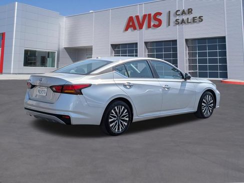 Used 2025 Nissan Altima 2.5 SV FWD image 5
