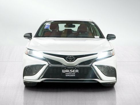 Used 2022 Toyota Camry XSE FWD image 8