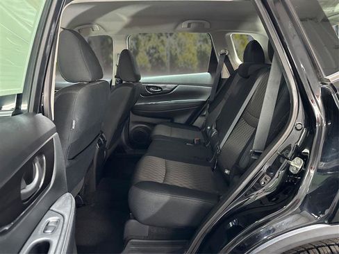 Used 2019 Nissan Rogue S image 10