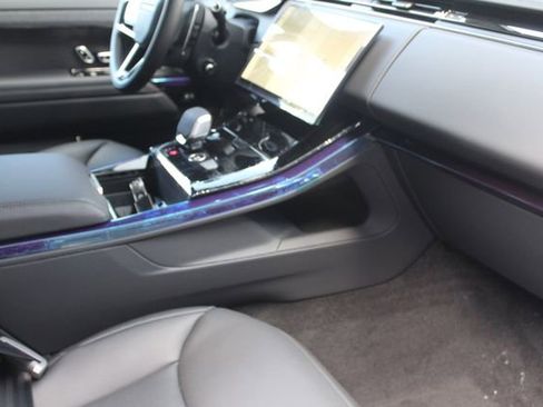 New 2025 Land Rover Range Rover Sport Dynamic SE image 24