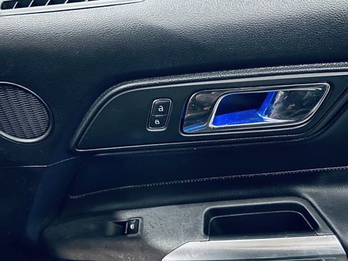 Used 2015 Ford Mustang Premium RWD image 29