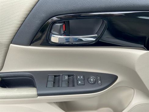 Used 2016 Honda Accord LX image 10