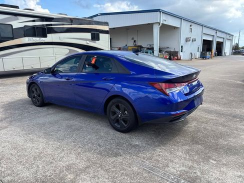 Used 2023 Hyundai Elantra SEL FWD image 7