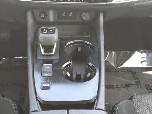Certified 2025 Nissan Rogue SV FWD image 15