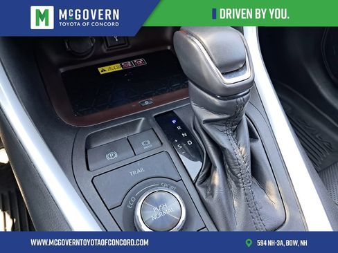 Used 2022 Toyota RAV4 Limited AWD/4WD image 26