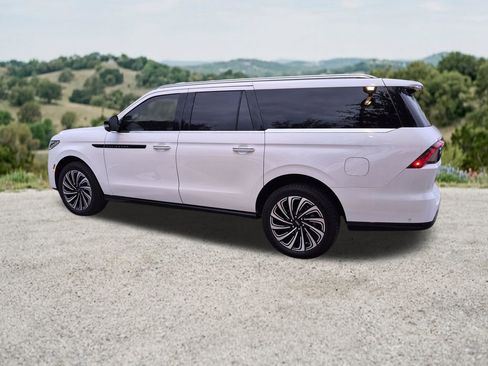 Used 2025 Lincoln Navigator L Black Label AWD/4WD image 6