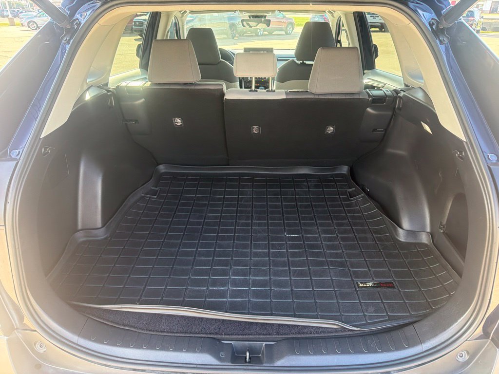 Used 2022 Toyota RAV4 XLE w/ Convenience Package FWD image 29