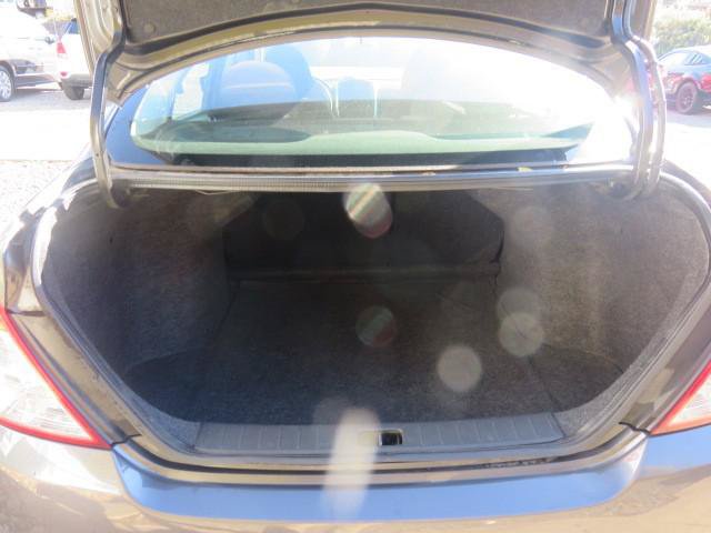 Used 2015 Nissan Versa SV FWD image 29