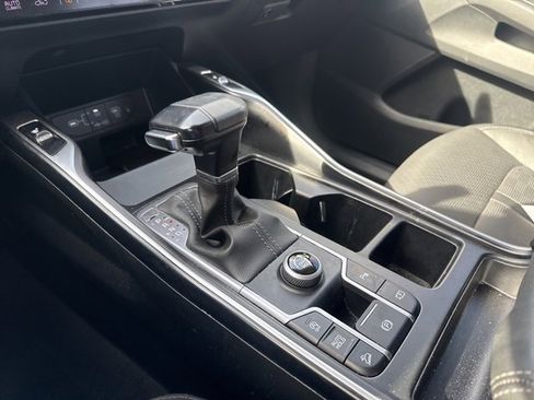 Used 2024 Kia Sorento S w/ Panoramic Sunroof Package image 18