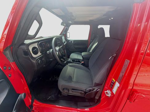 Used 2024 Jeep Wrangler Unlimited Sport AWD/4WD image 18