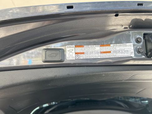 Used 2018 Toyota RAV4 XLE image 35