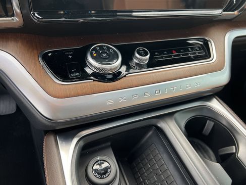 Used 2025 Ford Expedition King Ranch image 31