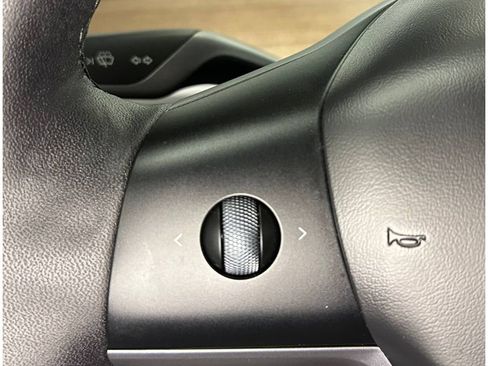 Used 2024 Tesla Model Y Performance image 24