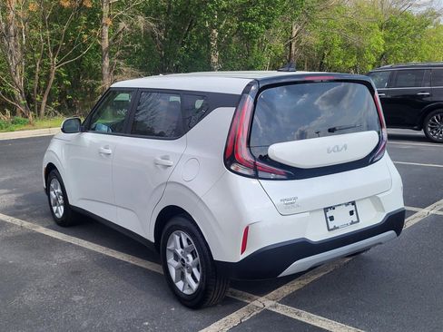 Used 2025 Kia Soul LX w/ LX Technology Package image 5