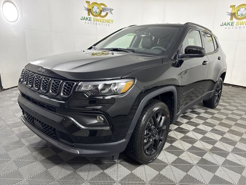 New 2026 Jeep Compass Latitude image 3