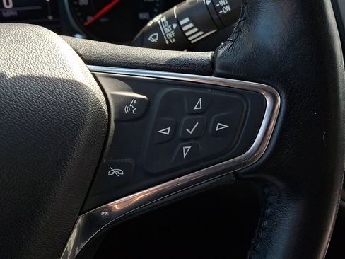 Used 2020 Chevrolet Equinox LT image 28