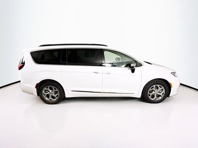 Used 2023 Chrysler Pacifica Limited