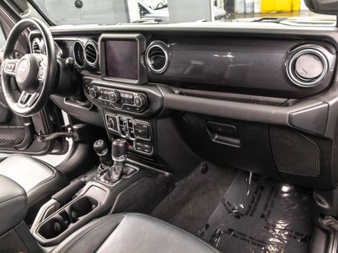 Used 2021 Jeep Wrangler Unlimited Sahara image 39