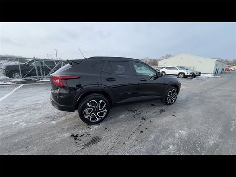 Certified 2024 Chevrolet Trax RS w/ Driver Confidence Package image 8