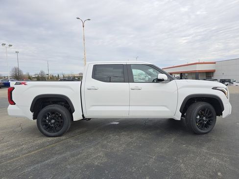 New 2026 Toyota Tundra SR5 image 18