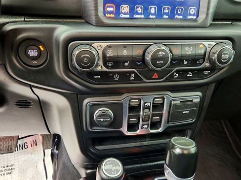 Used 2020 Jeep Gladiator Overland w/ Uconnect 4C Nav & Sound Group AWD/4WD image 18
