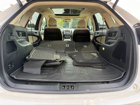 Used 2019 Ford Edge SEL w/ Cold Weather Package AWD/4WD image 15