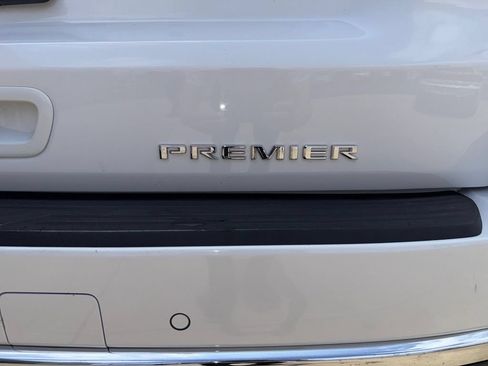 Used 2021 Chevrolet Tahoe Premier RWD image 10